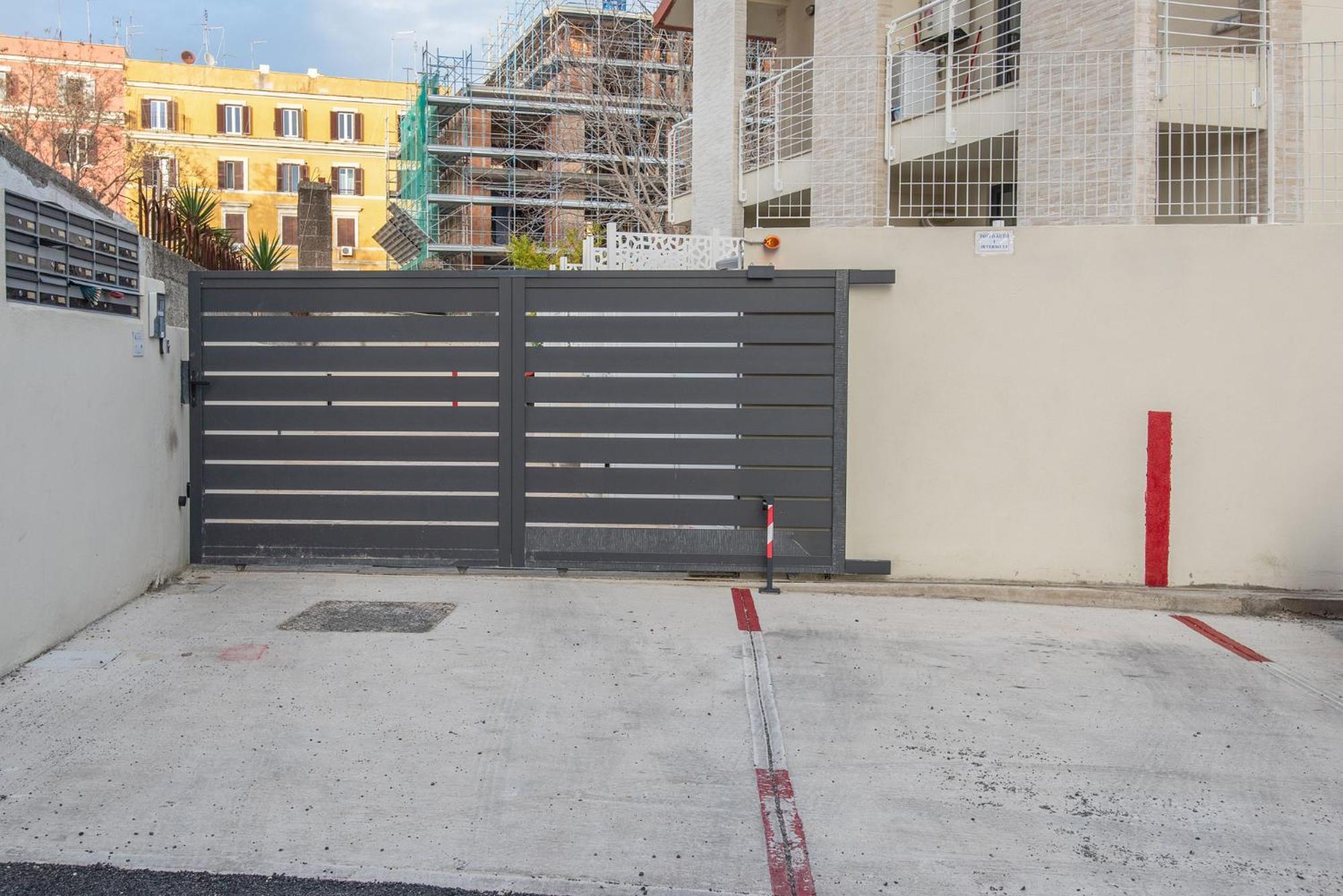 Urban Oasis Near Termini With Free Private Parking Appartamento Roma