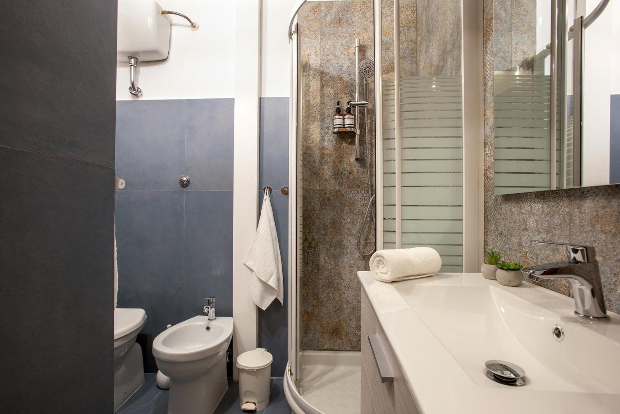 Elegant 1bdr Front The Subway Furio Camillo Appartamento Roma