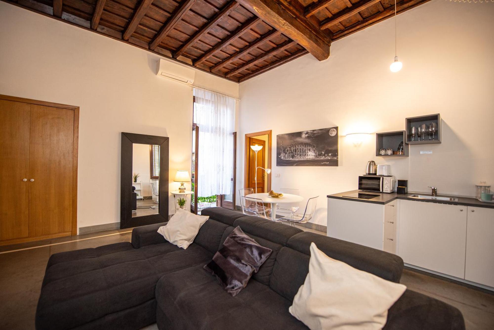 Domitia Spagna Apartment *