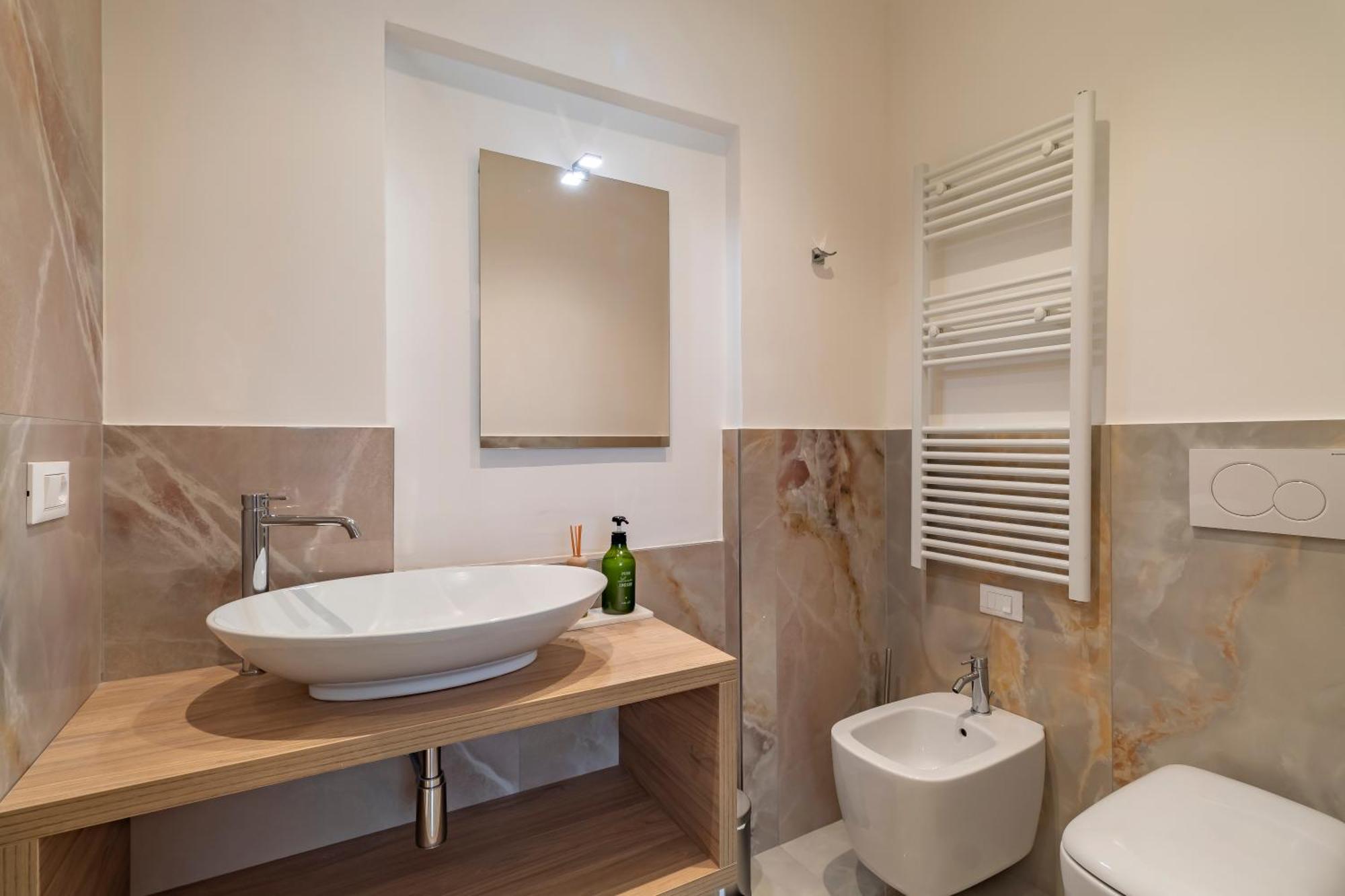 Cipro Vatican Luxury Escape *
