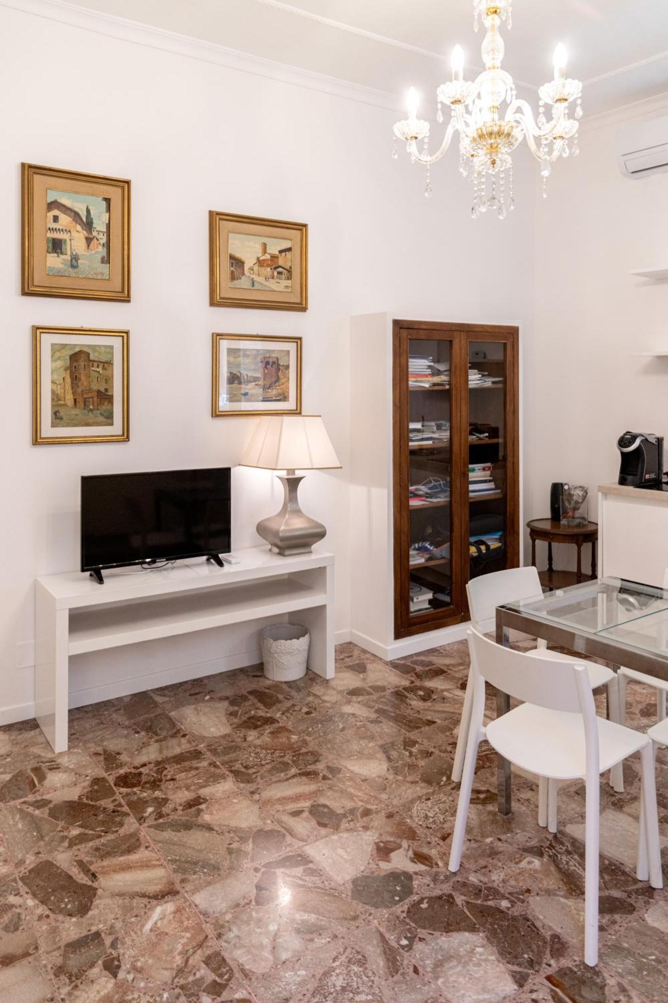 Appartamento Dimora Quattro Cantoni - Rione Monti *