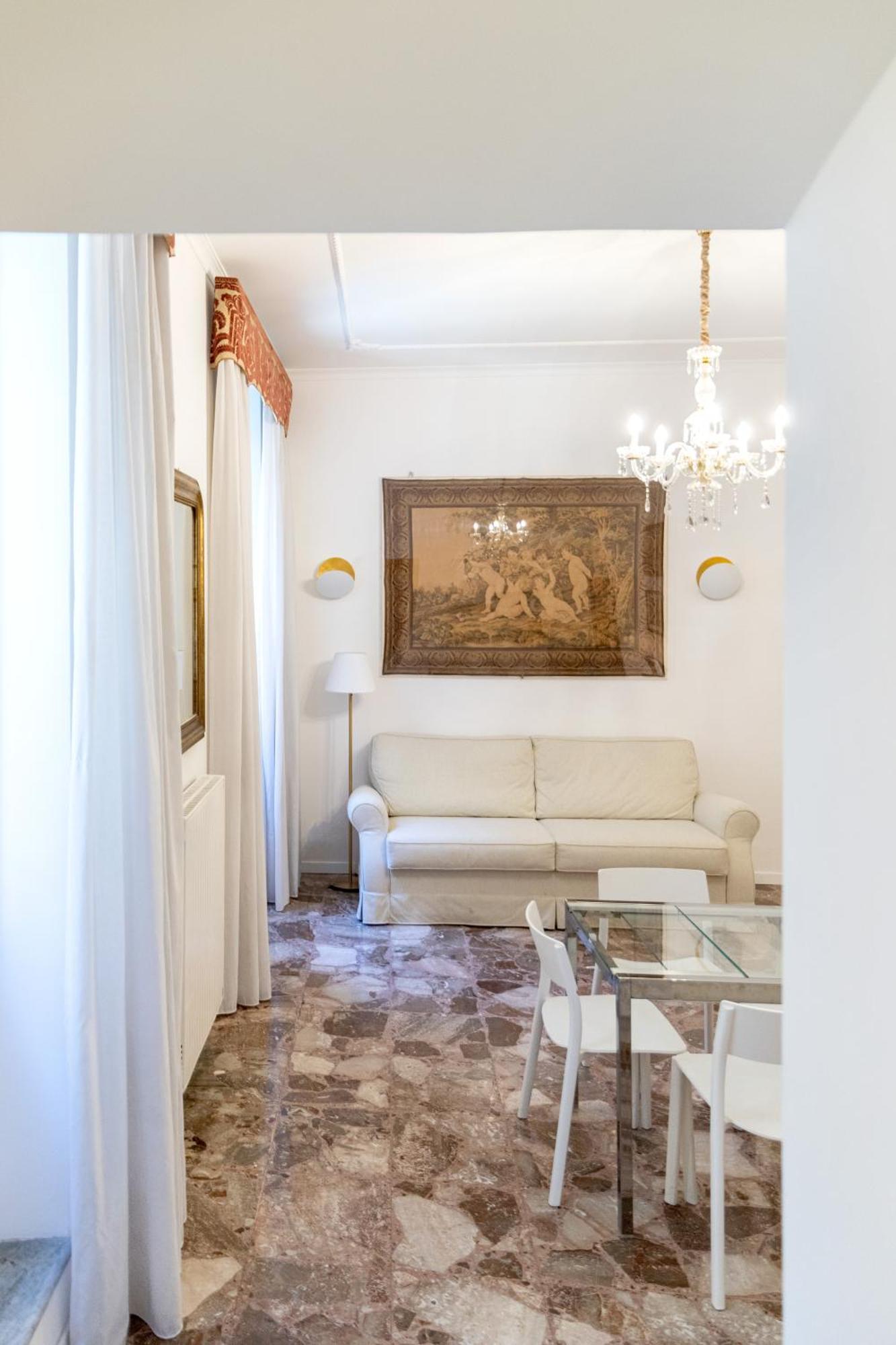 Appartamento Dimora Quattro Cantoni - Rione Monti *