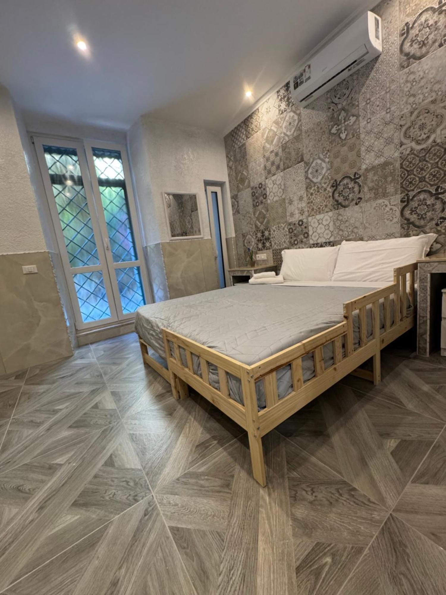 Luxor Eco Casa E Per Vacanze In Centro Piazza Bologna, Colosseo, Piazza Di Spagna, Vaticano, San Pietro, Sapienza, Fontana Di Trevi, Piazza Navona, Trastevere, Tiburtina, Termini, Aeroporto