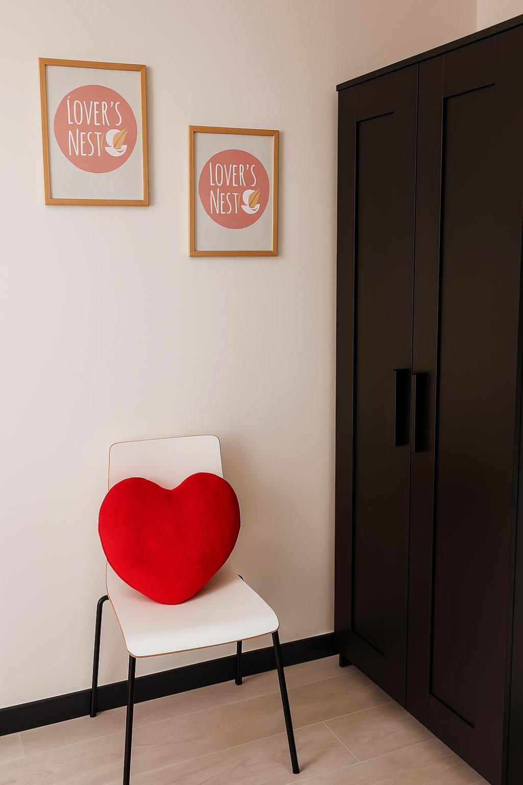 Lovers' Nest -