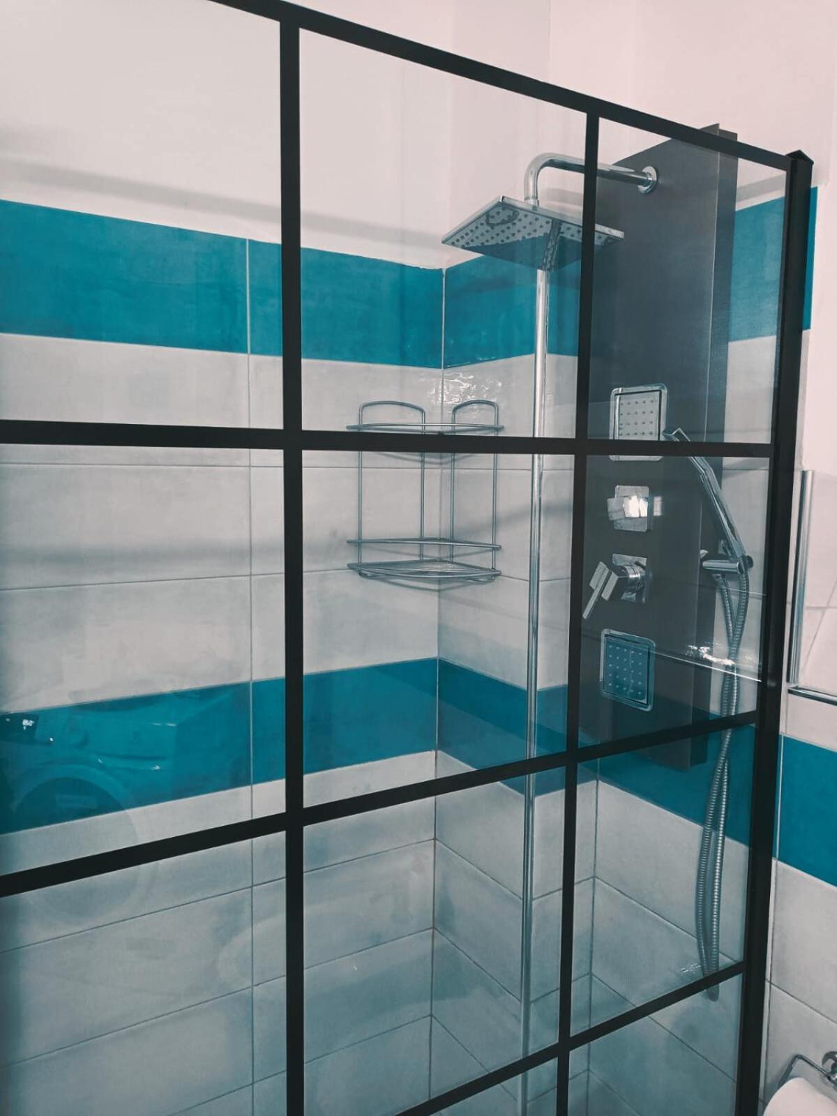 Apartment Lovers' Nest - Rom