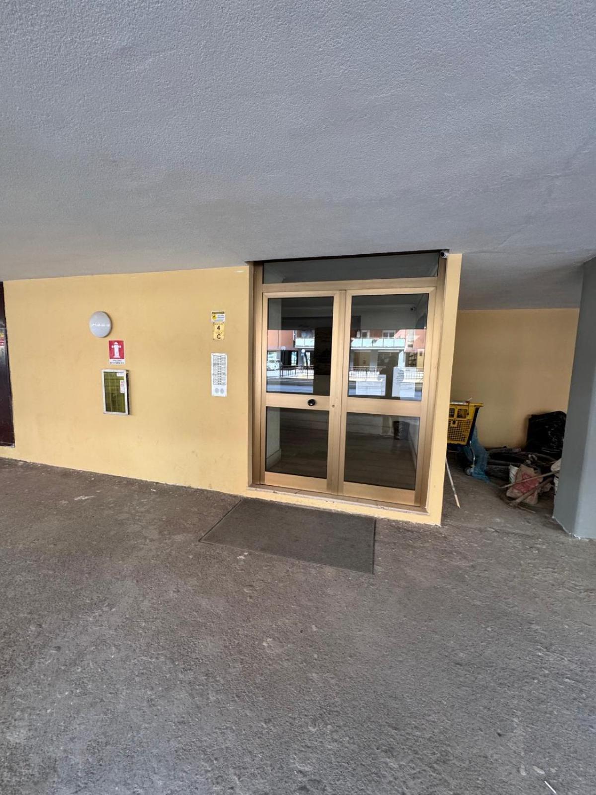 The Big House Cinecitta Metro A * Rom
