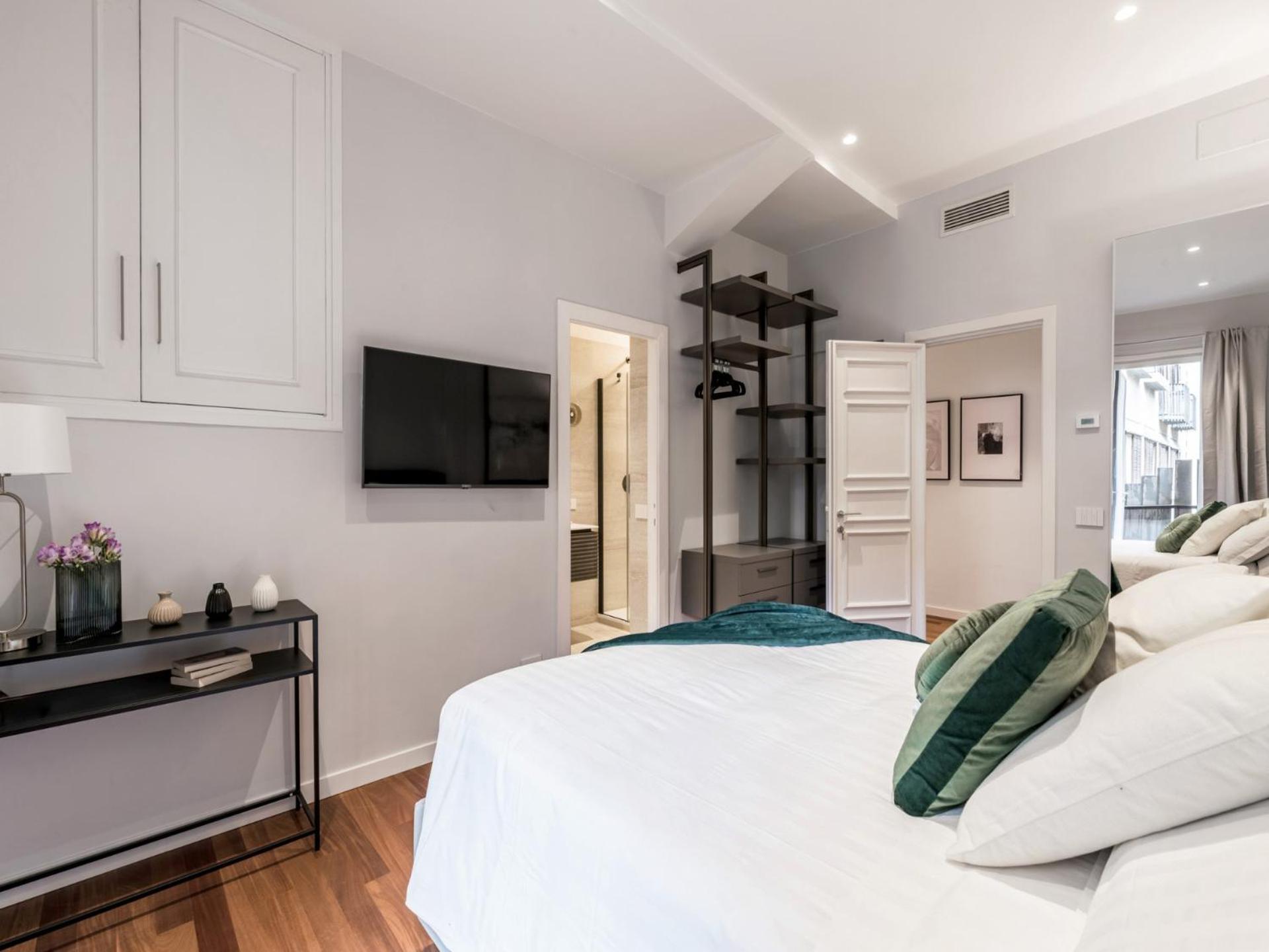 The Rent - Prestigious Multi-bedroom Overlooking St. Peter's Appartamento *