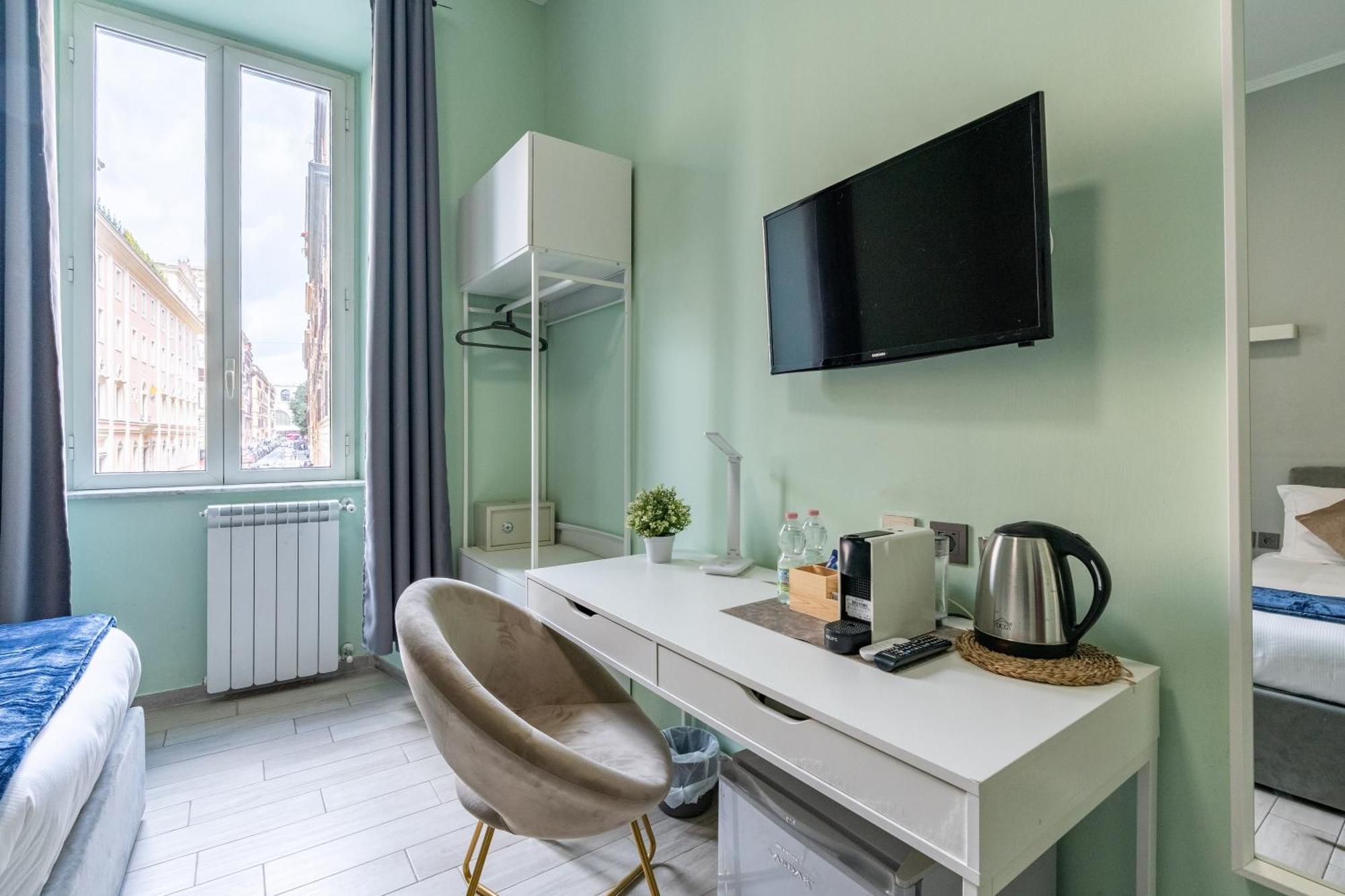 Leoni Di Giada - Close To Station Bed & Breakfast Roma