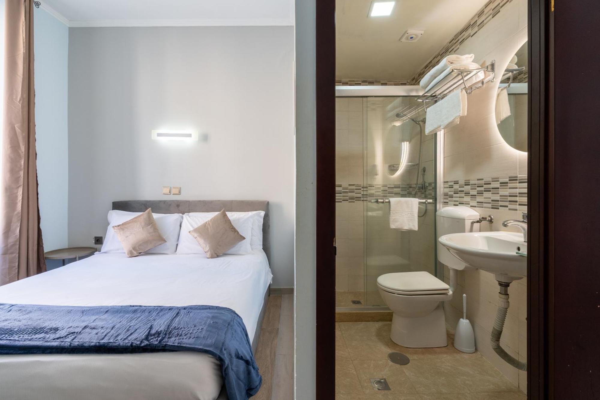 Leoni Di Giada - Close To Station Bed & Breakfast Roma