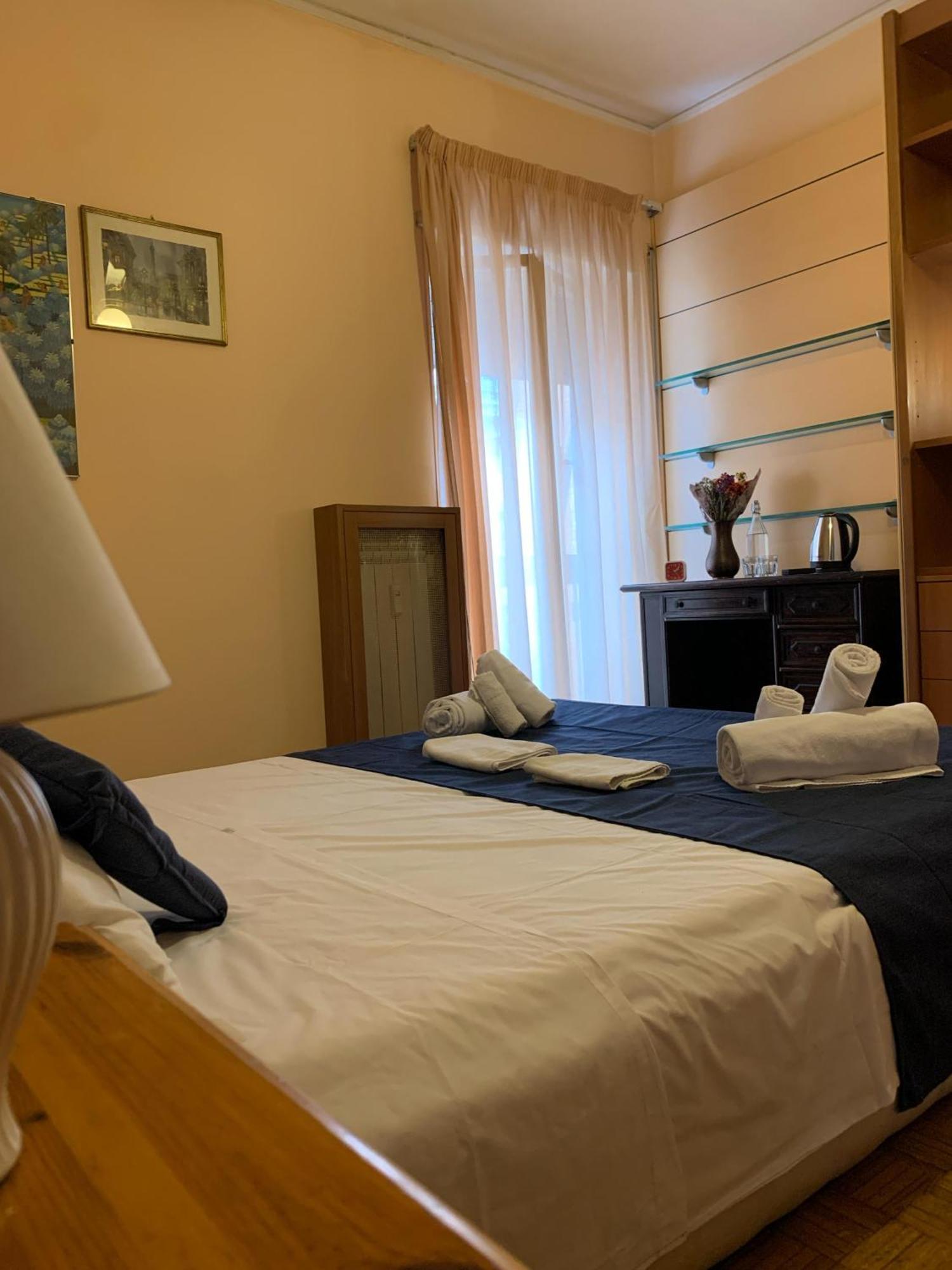 4 Season Bed & Breakfast Roma