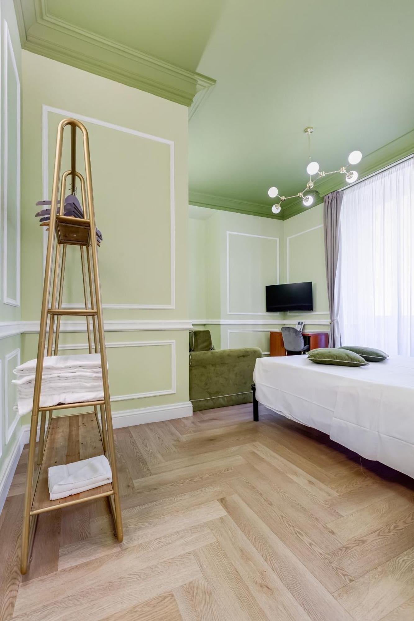 Hold - Luxury Bed & Breakfast Roma