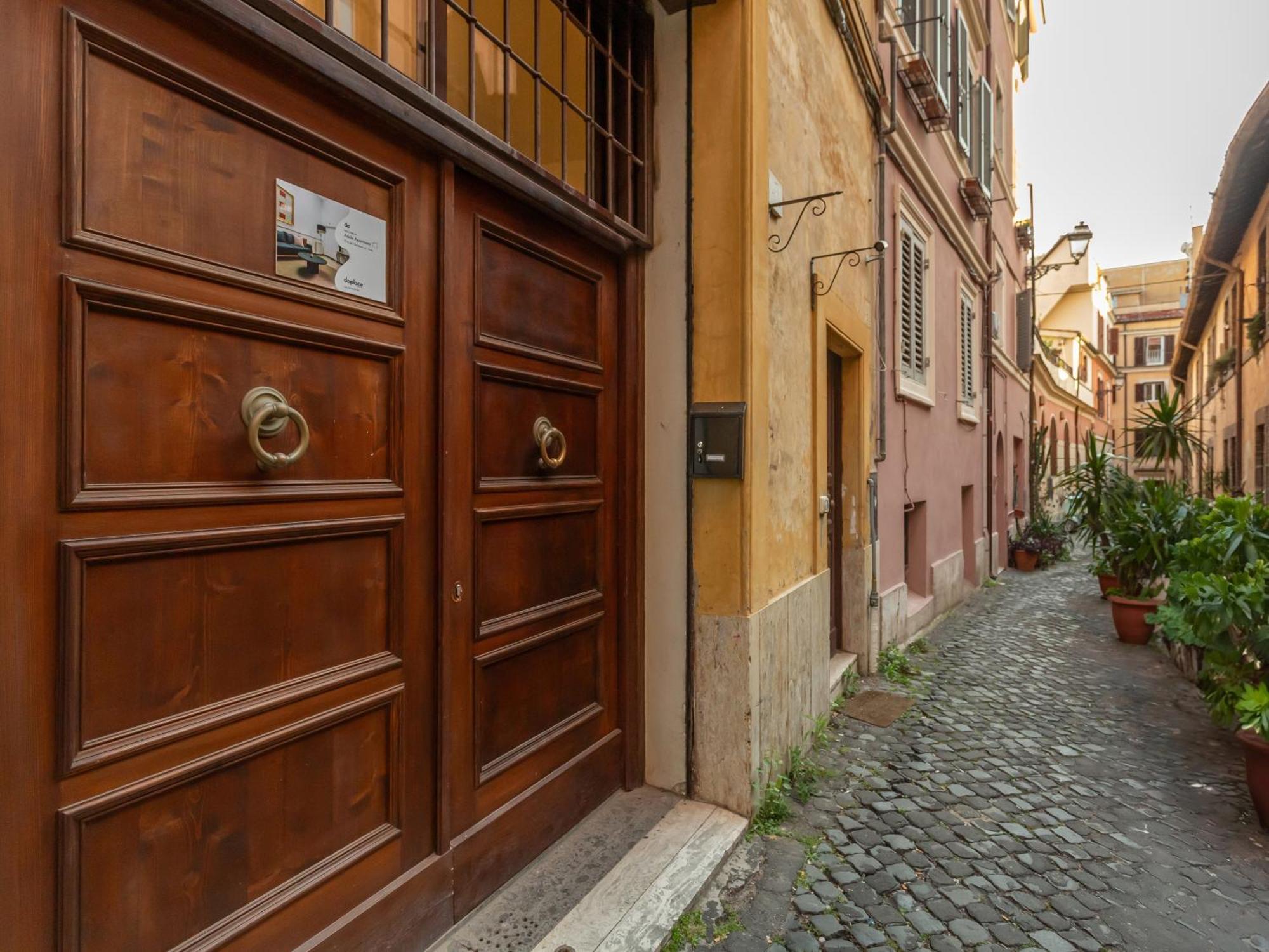 Entire Building With 4 Near The Colosseum Leilighet *
