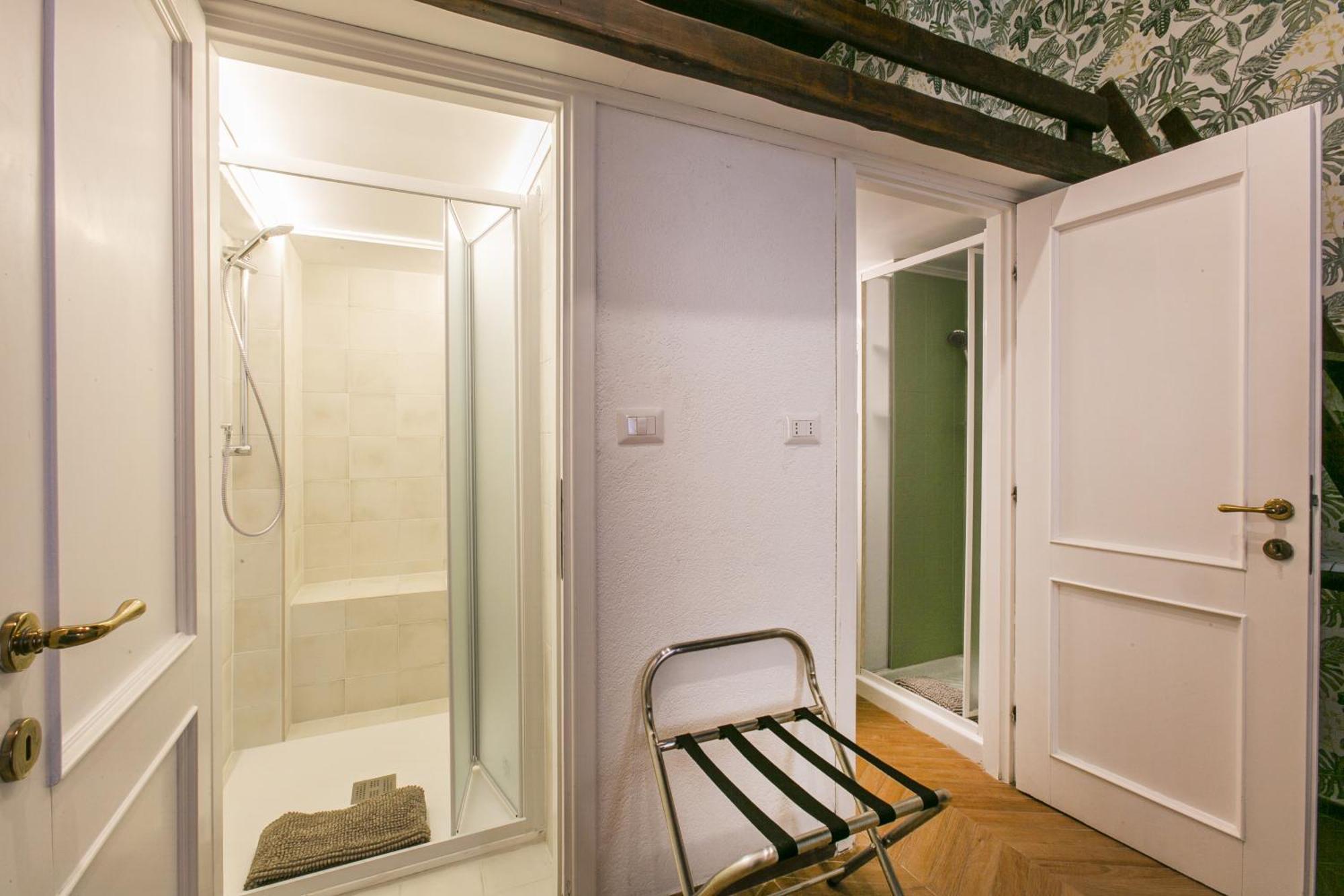 Trevi Little Palace #4 Apartment