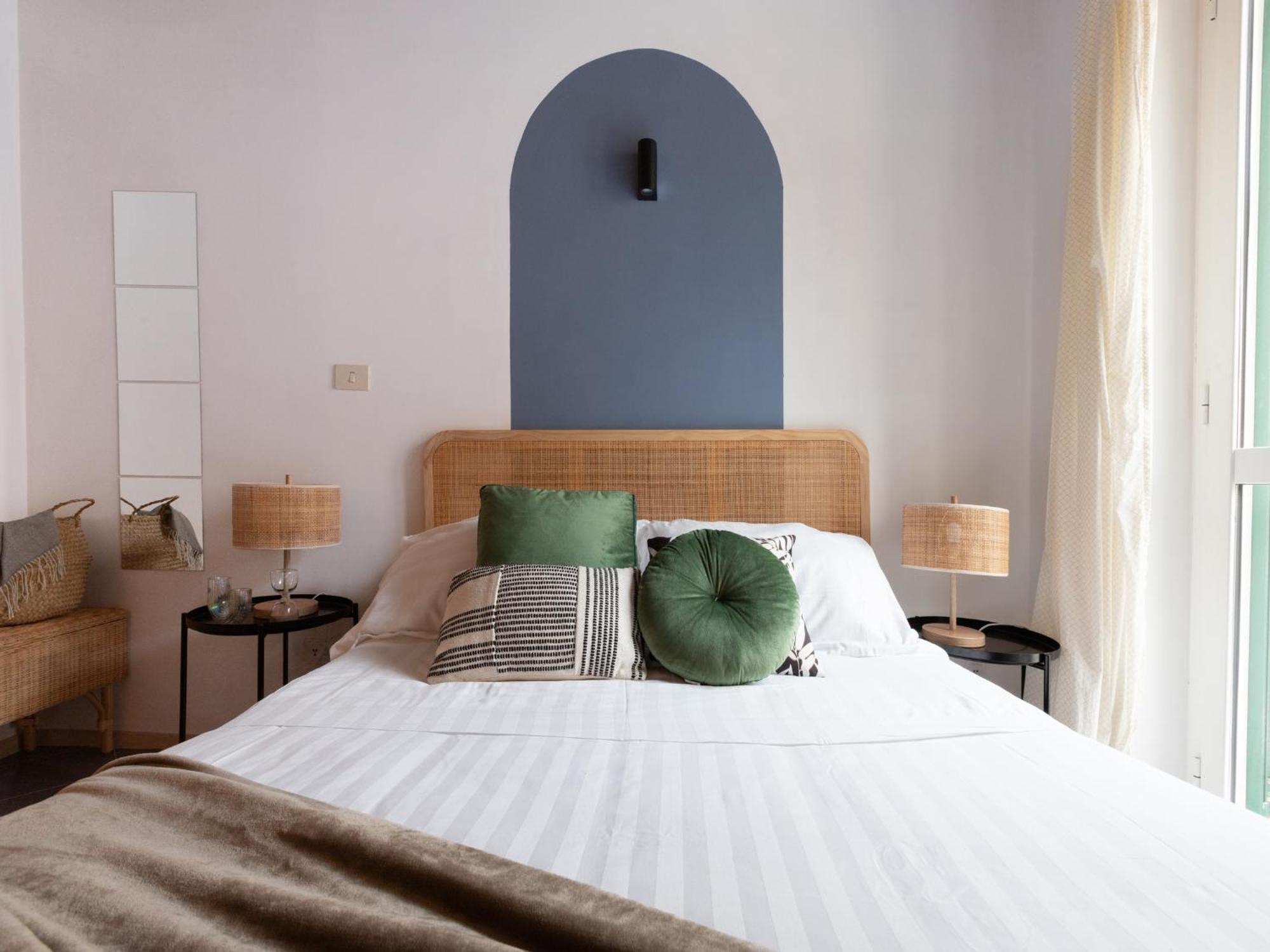 Leilighet The Rent - Two-bedroom With Terrace Near Trevi Fountain