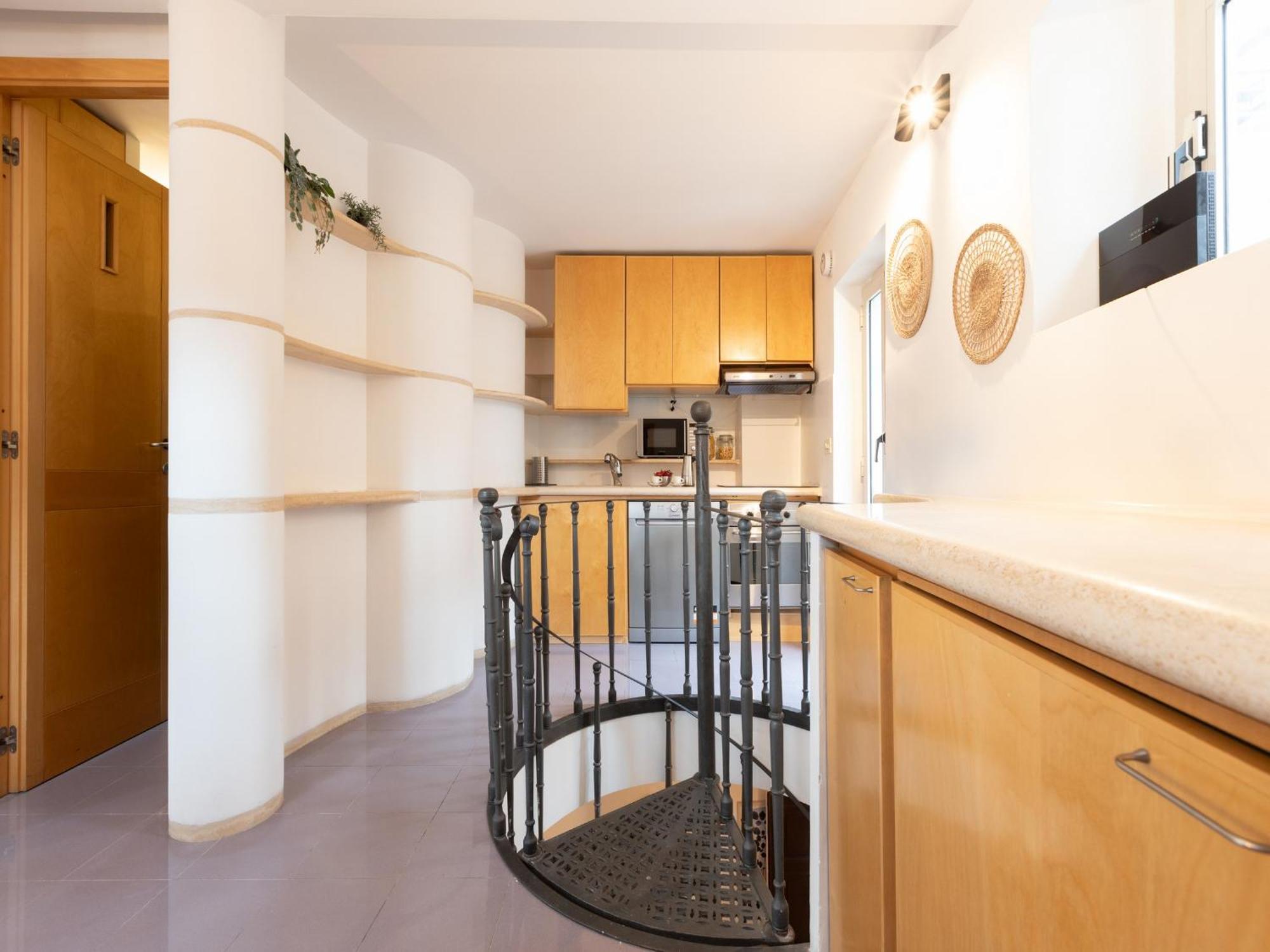 Leilighet The Rent - Two-bedroom With Terrace Near Trevi Fountain