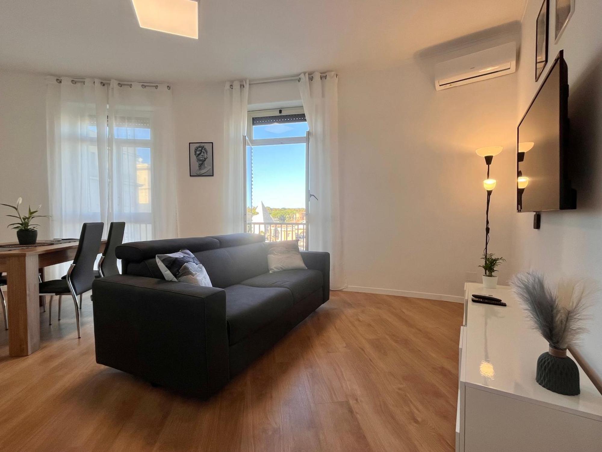 Pyramidhouse - 100mq With View - 2km From The Colosseum Apartamento Roma