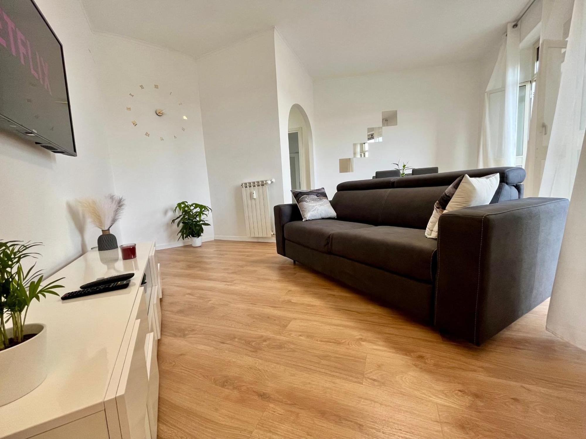 Apartamento Pyramidhouse - 100mq With View - 2km From The Colosseum Roma