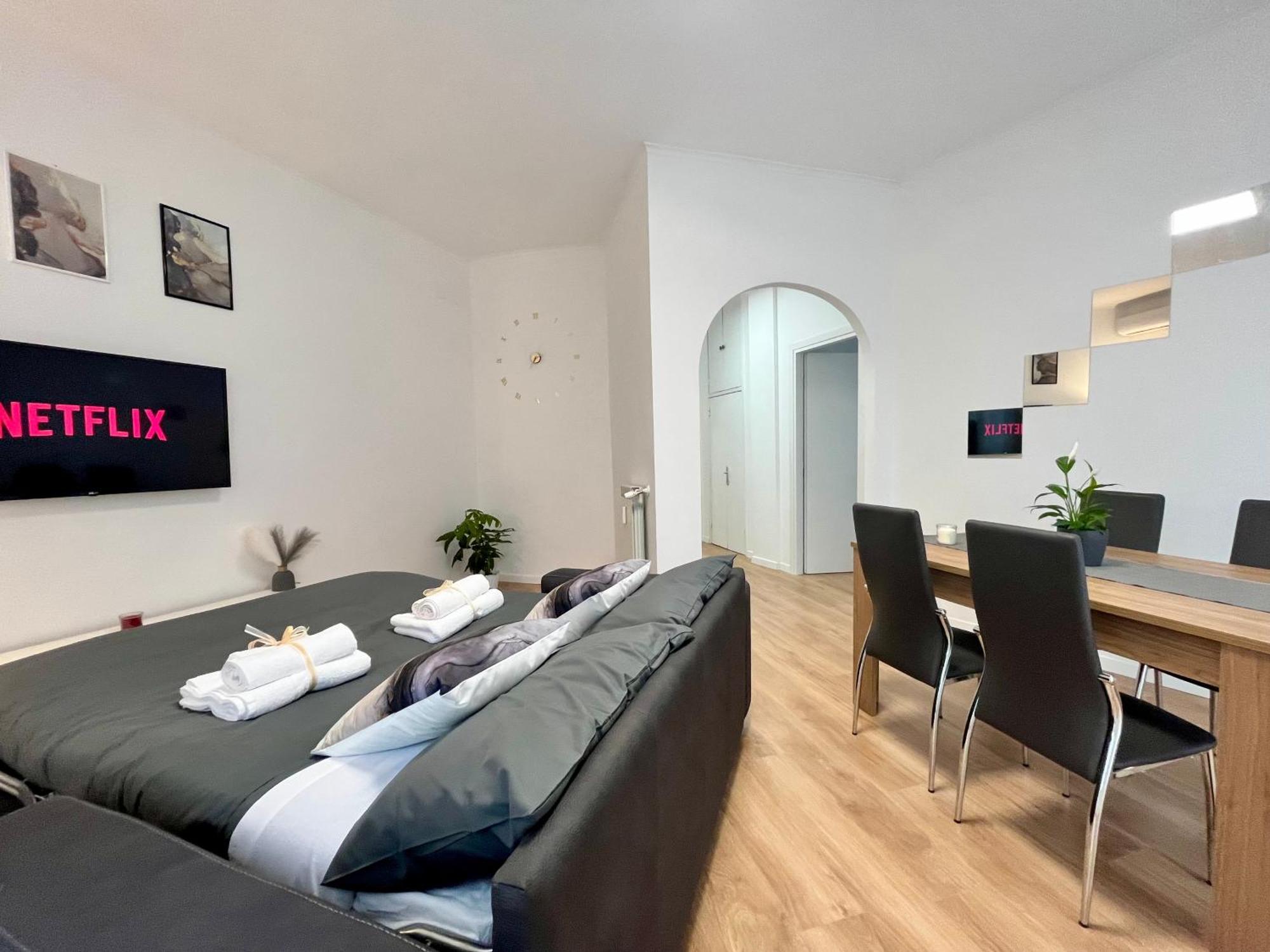 Apartamento Pyramidhouse - 100mq With View - 2km From The Colosseum Roma