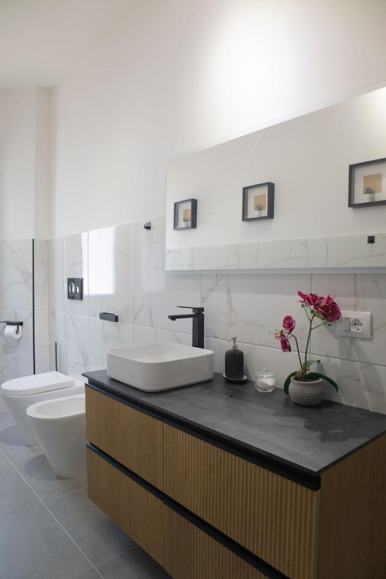 Sara's - Modern Near Metro, Perfect For Families And Groups In Apartamento Roma