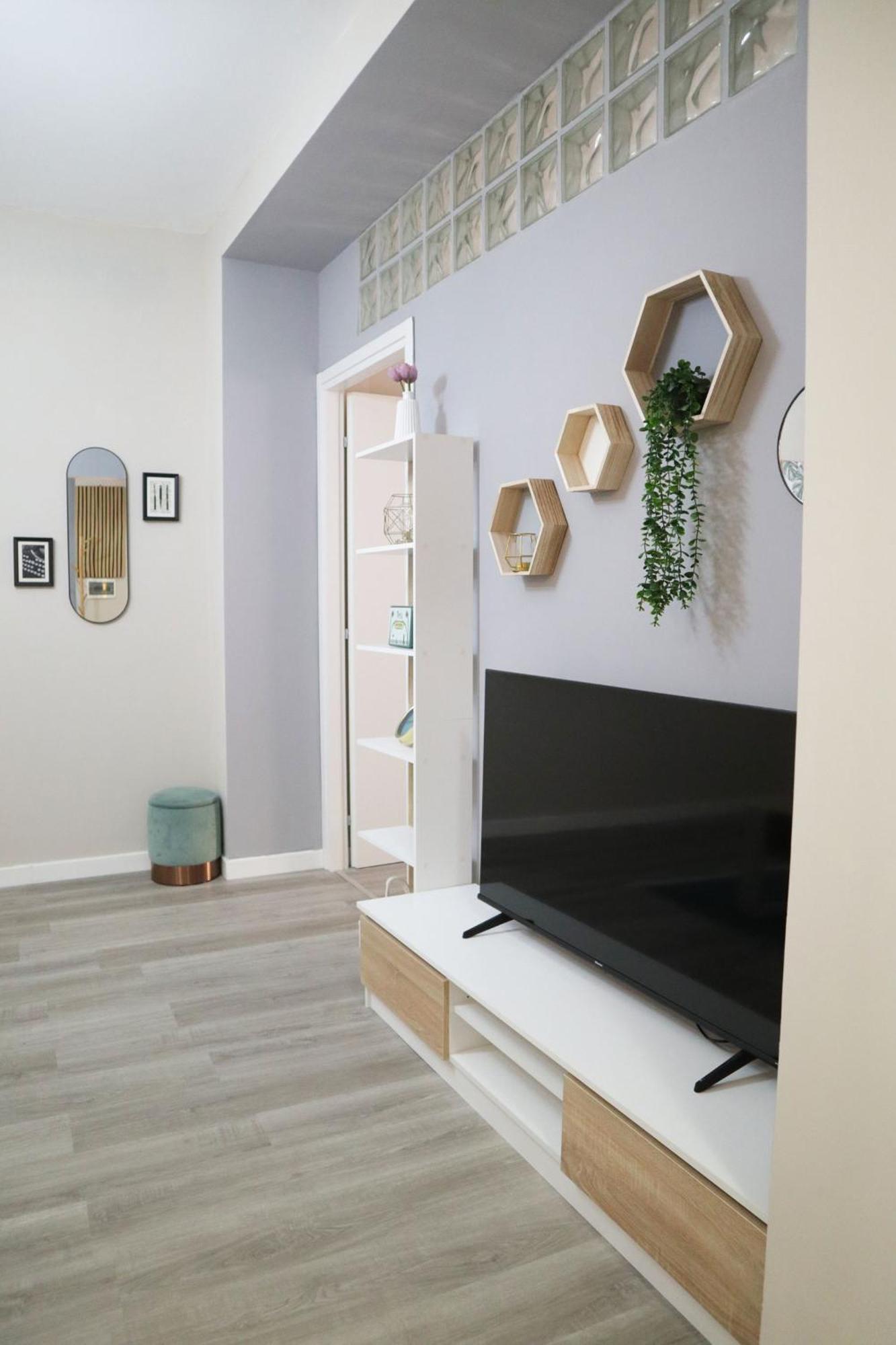 Sara's - Modern Near Metro, Perfect For Families And Groups In