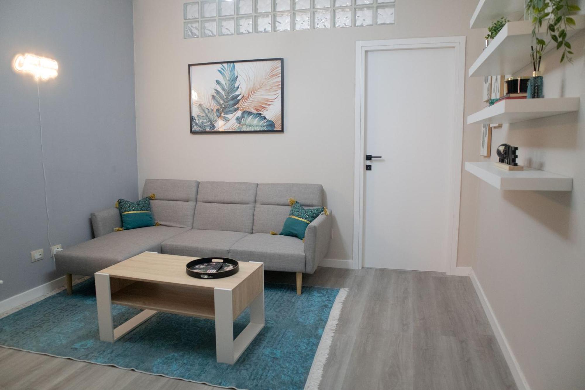 Sara's - Modern Near Metro, Perfect For Families And Groups In *