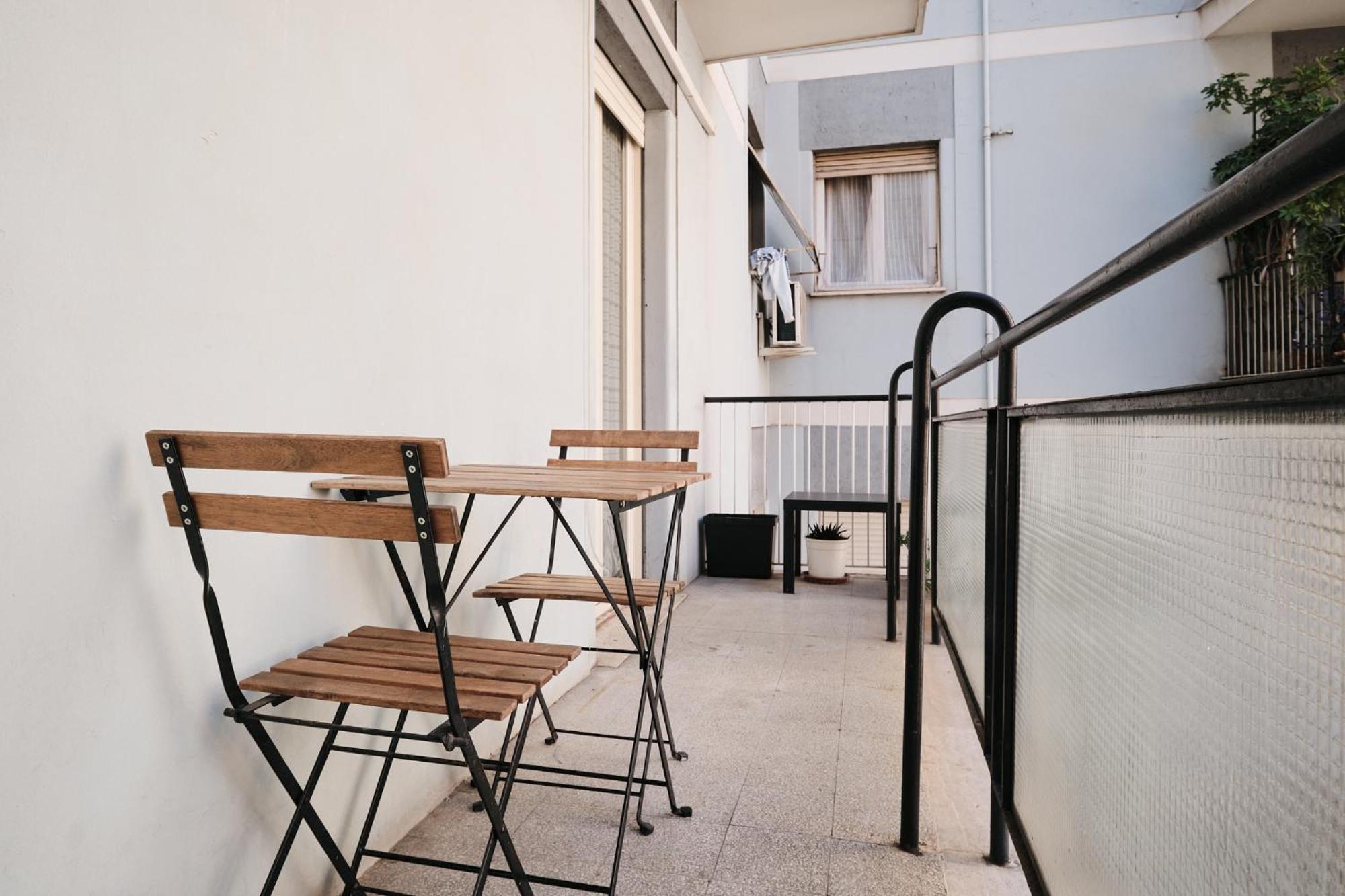 A Few Minutes From The Colosseum - Free Wi-fi & Netflix Appartamento