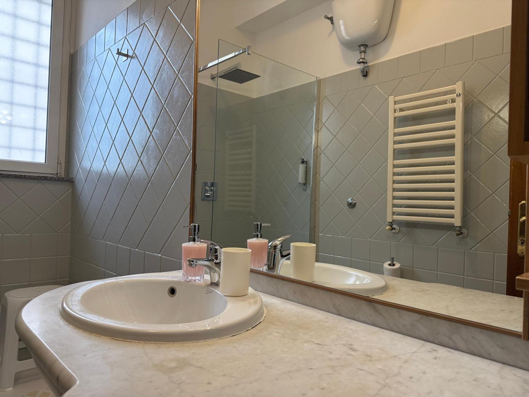 Domi 10 Apartment, Stazione Termini, Via Curtatone 12 * Roma