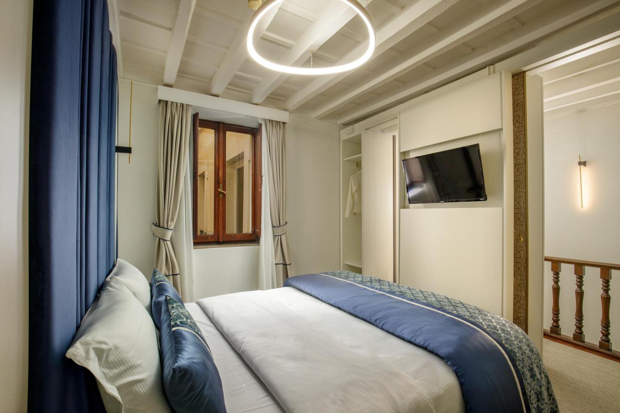 Navona Sky Palace Gasthof *