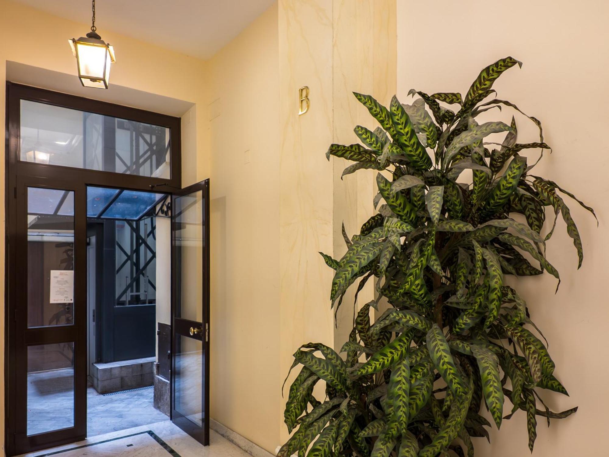 The Rent - One-bedroom Flat In Tritone Area * Roma