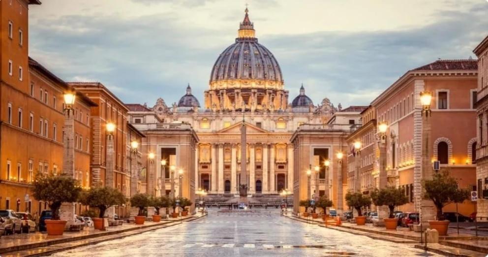 Gemelli San Pietro Colosseum Roma