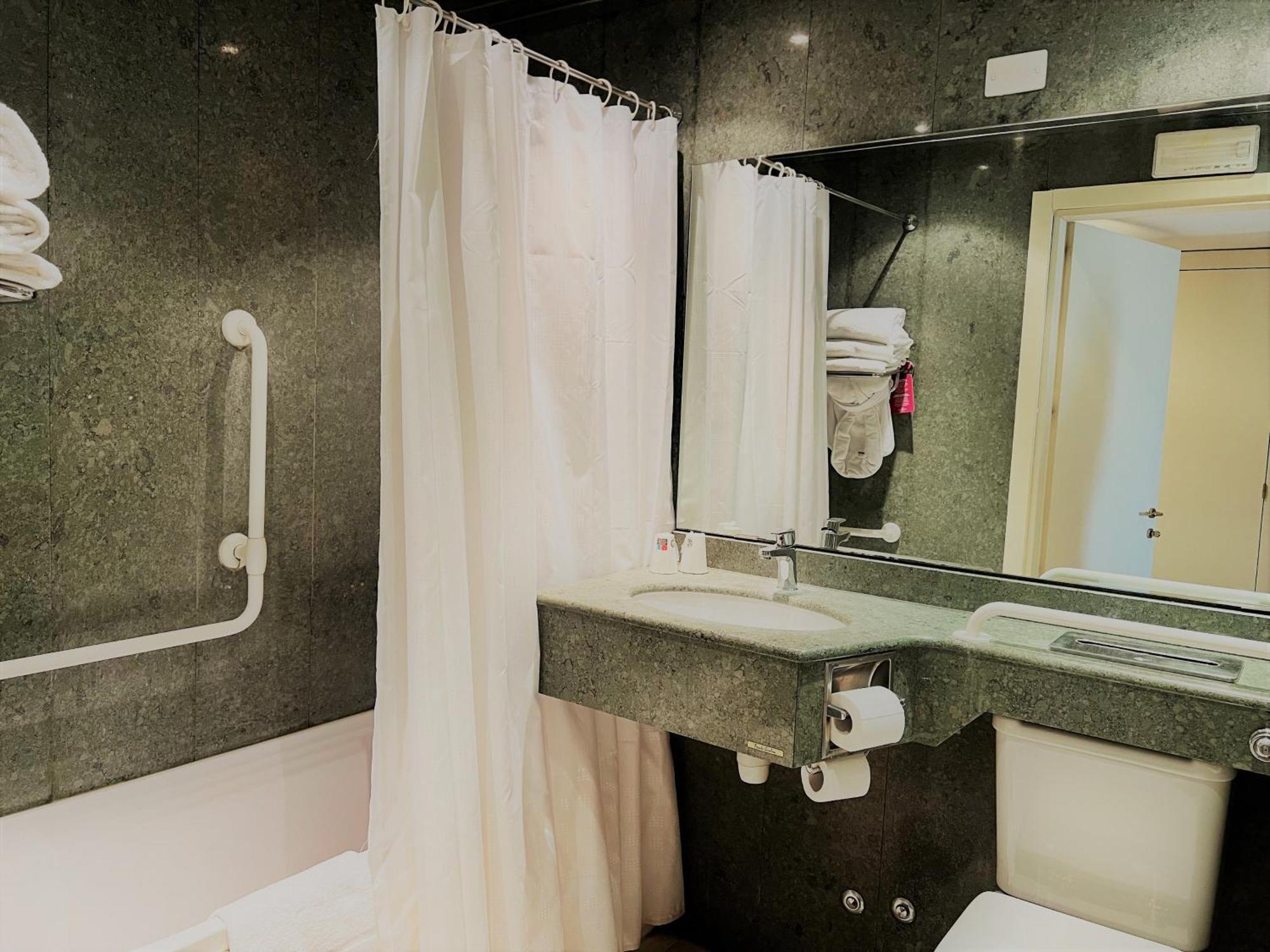 Crowne Plaza St. Peter's By Ihg 4*