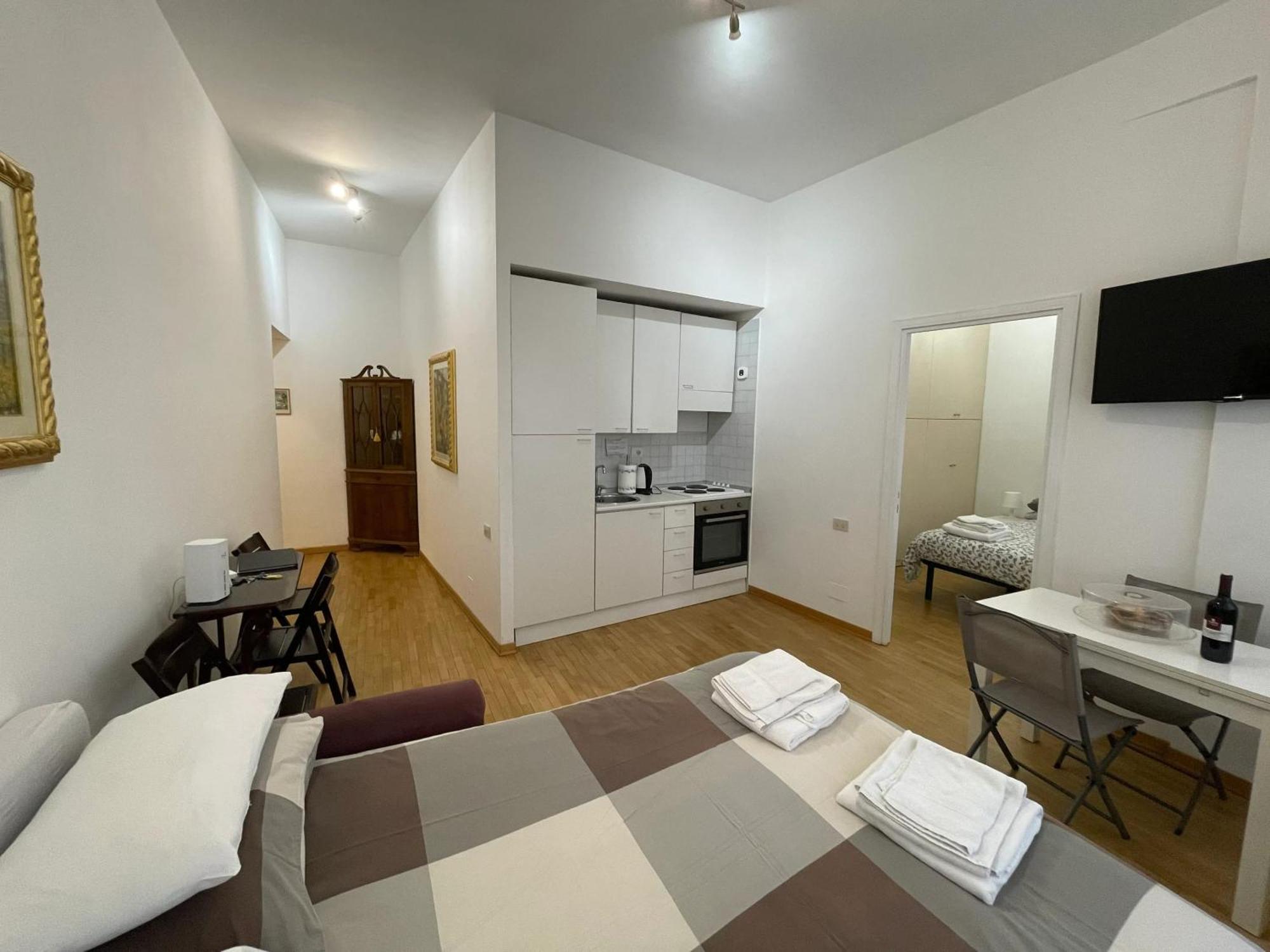 Charming Near The Colosseum 60 Sqm 4 Pers Air Conditiond Appartamento *