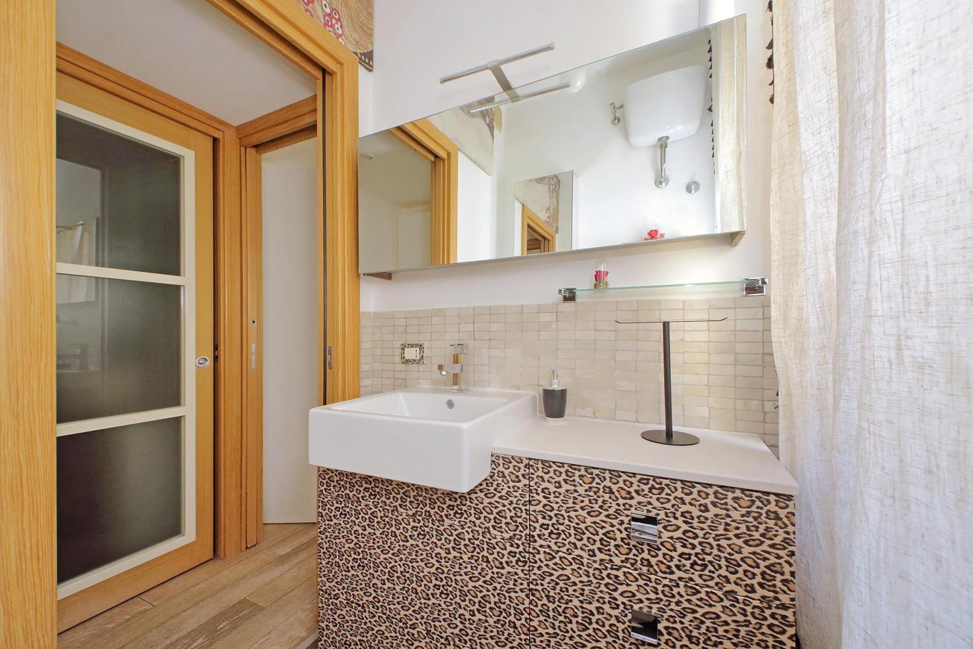 1br Flat With Balcony Appartamento *