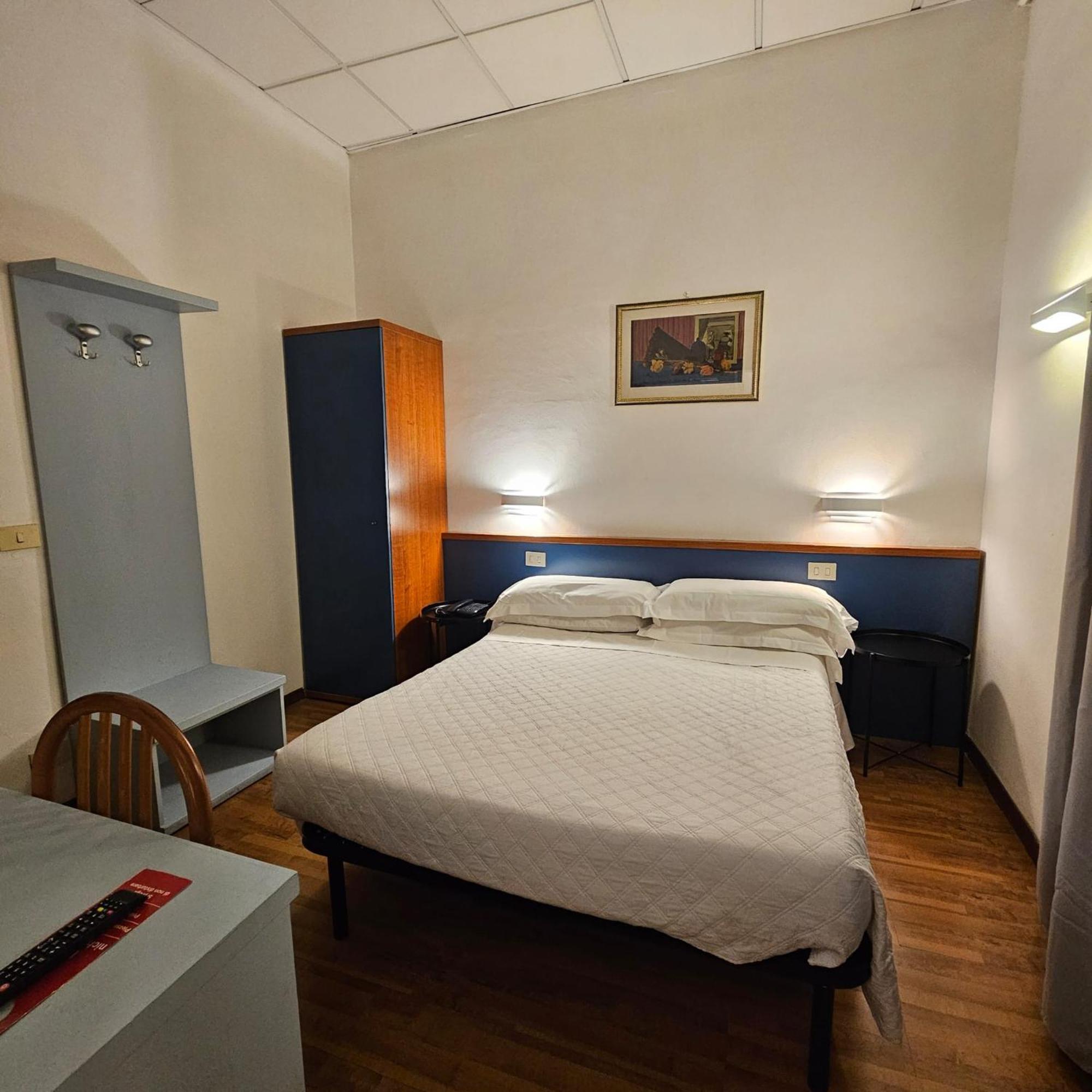 Hotell Julia 3*
