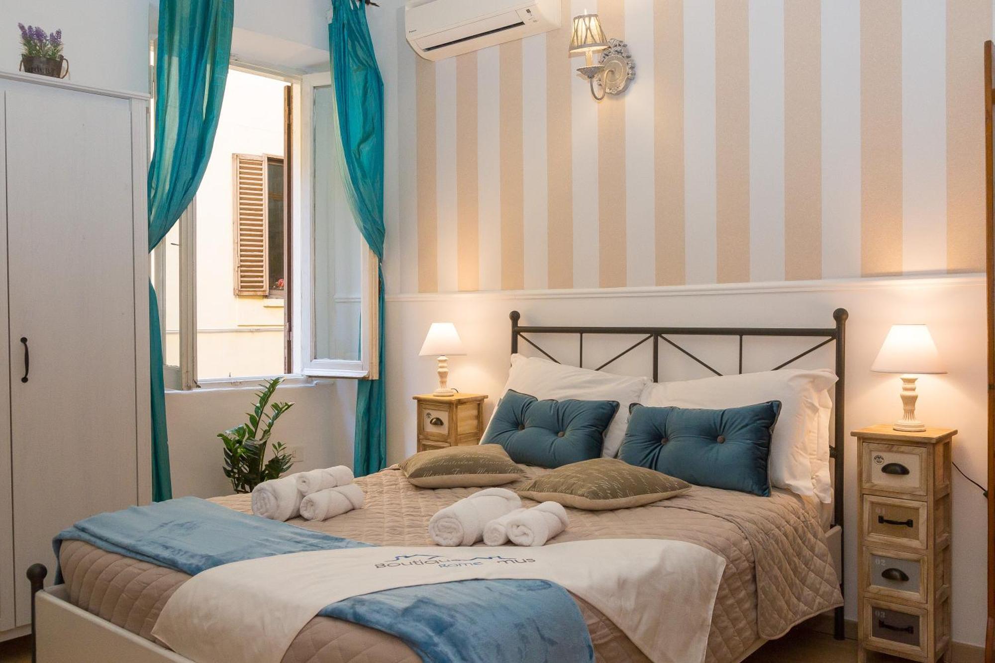 Boutique Domus Navona Librari * Roma
