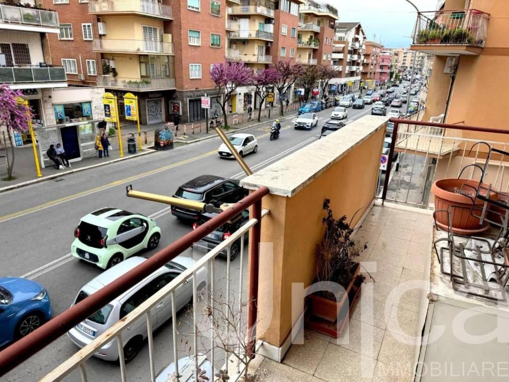 Hi * Roma