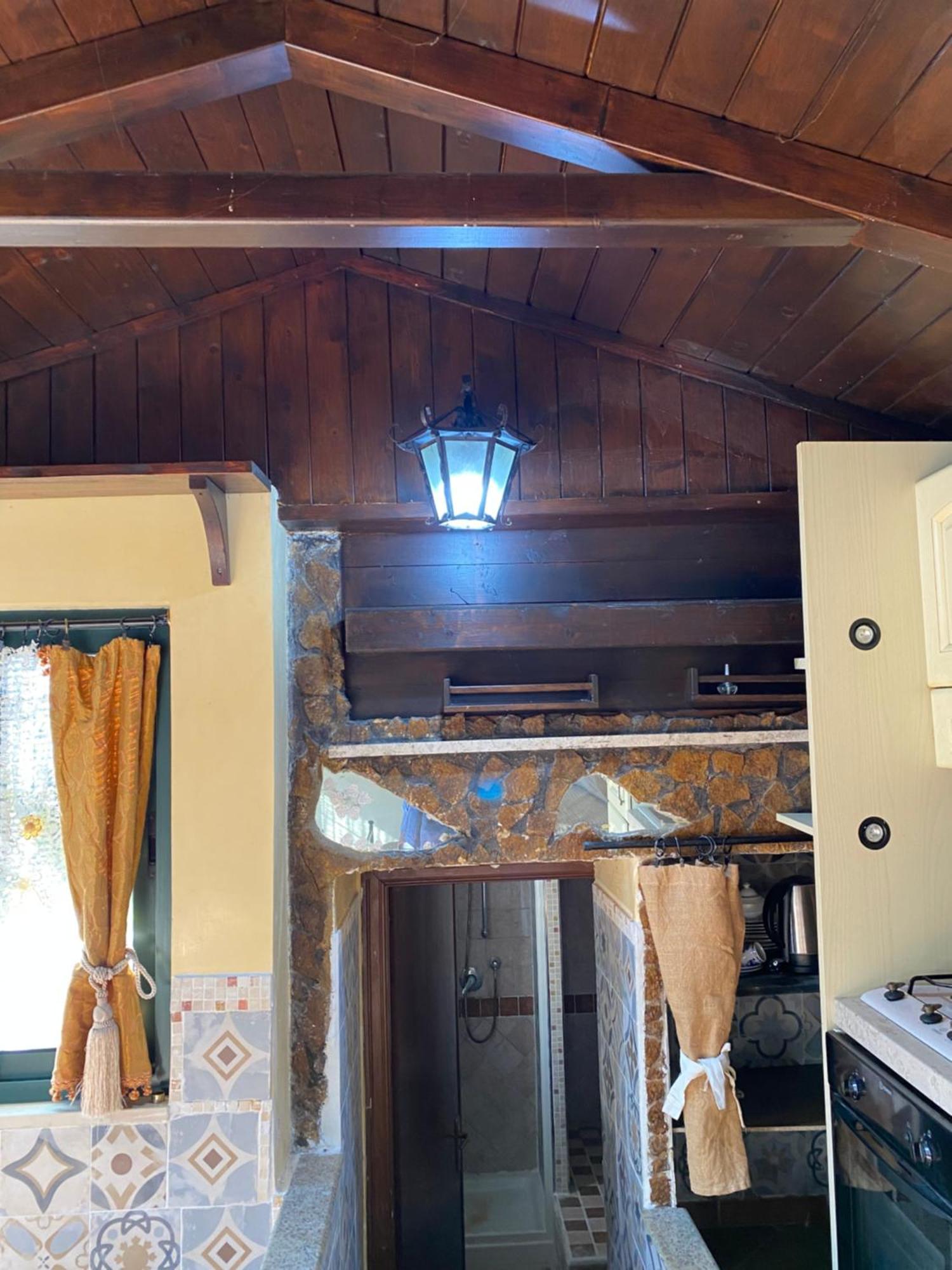 Roman Chalet Gjestgiverier *