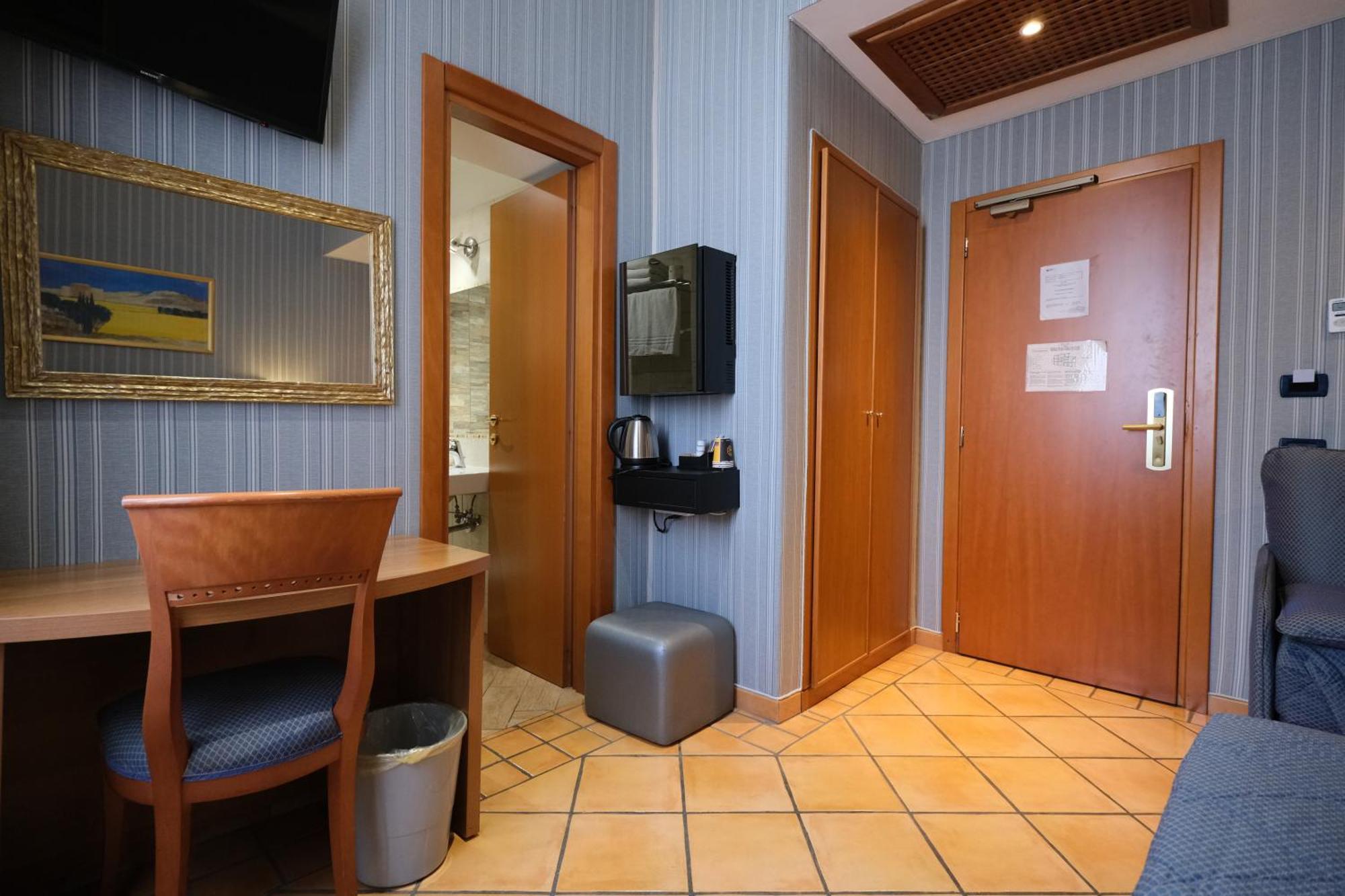 Hotell Lirico 3*