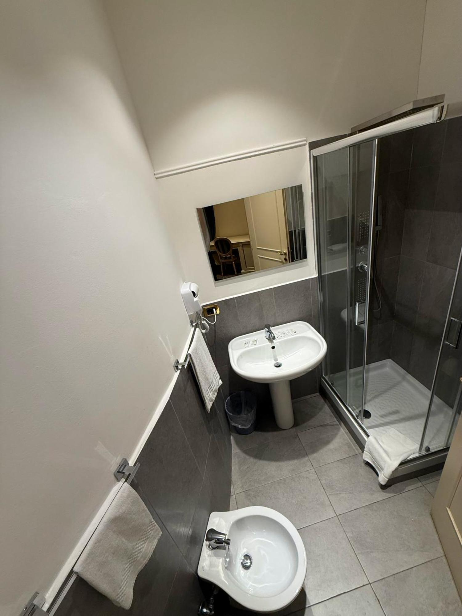 Quadrifoglio Eur Hotel 3*