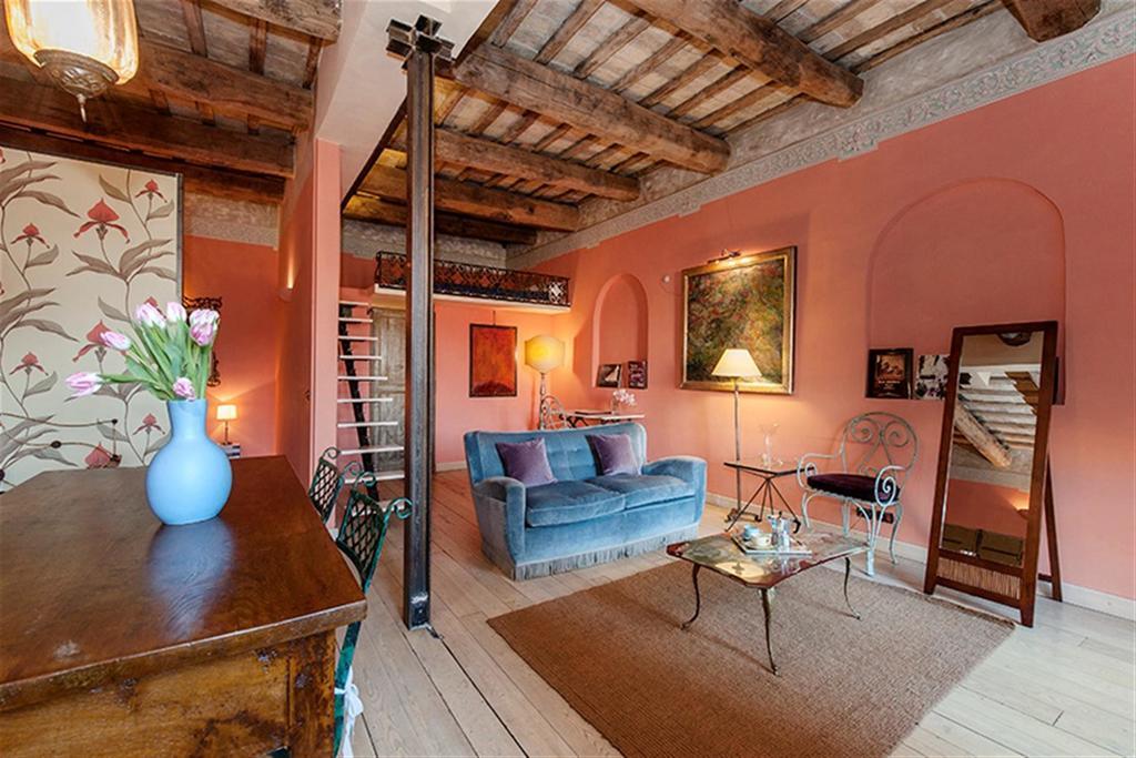 Friendly Rentals Artist * Rome