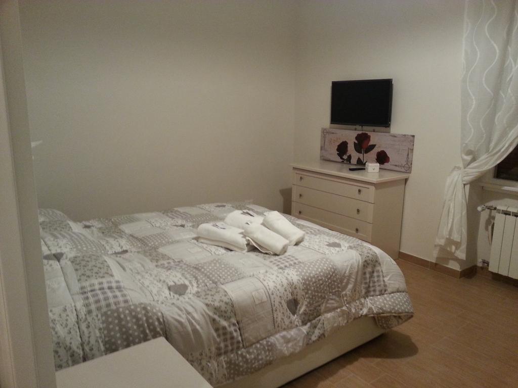 Apartment Sweet Rom