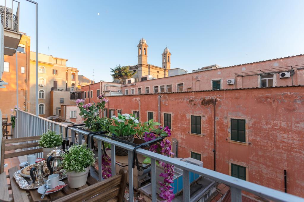 Leilighet Townhouse By The Spanish Steps