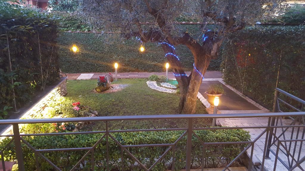 Aurelia Garden Gold Bed & Breakfast Roma