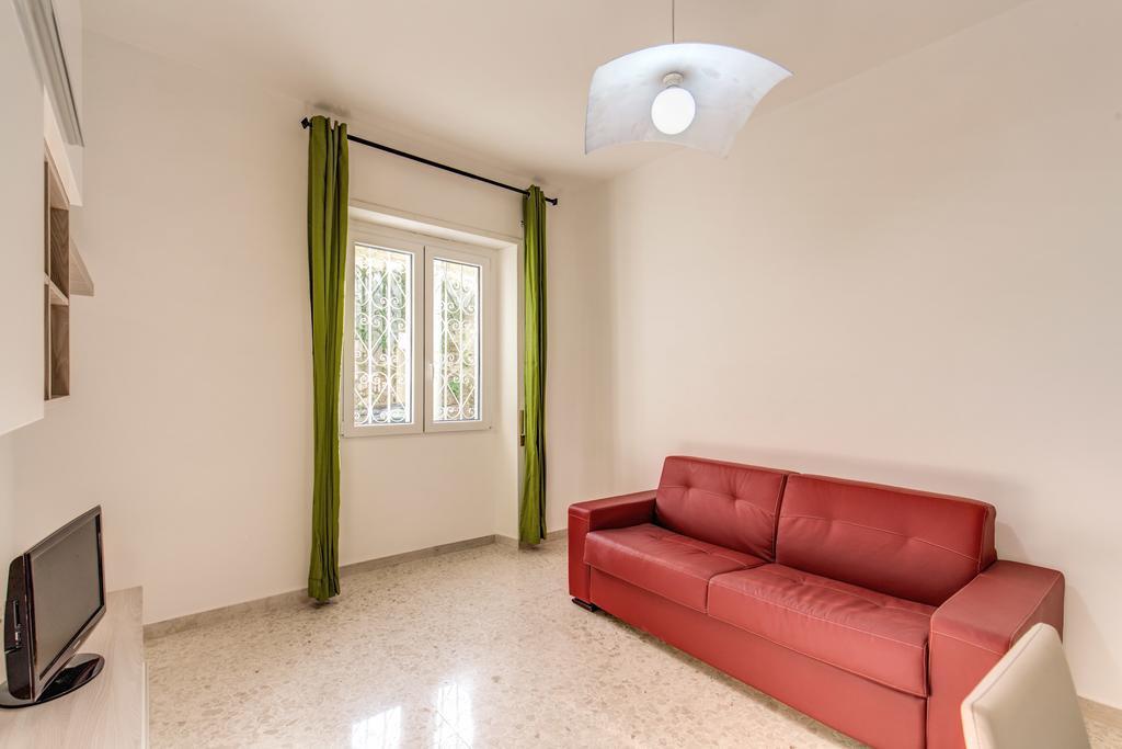 Daisy Colosseo Apartment *