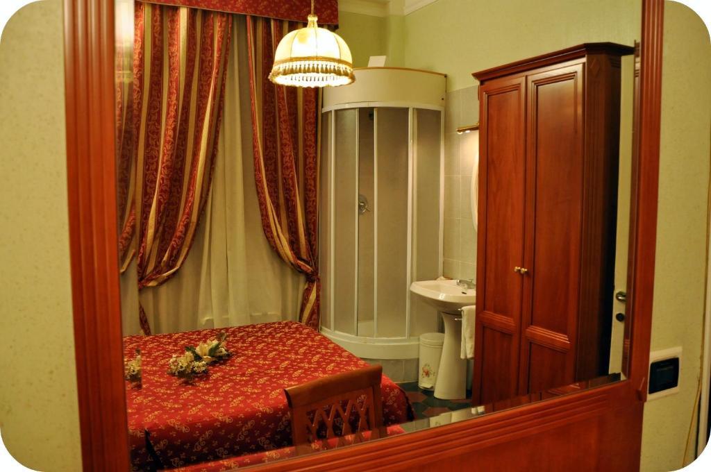 Sandra Hotel Rom