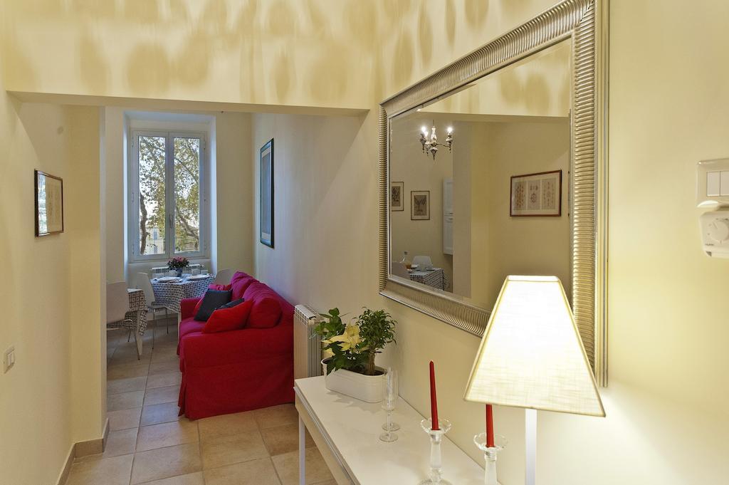 Gloria'S House In Rome 2*