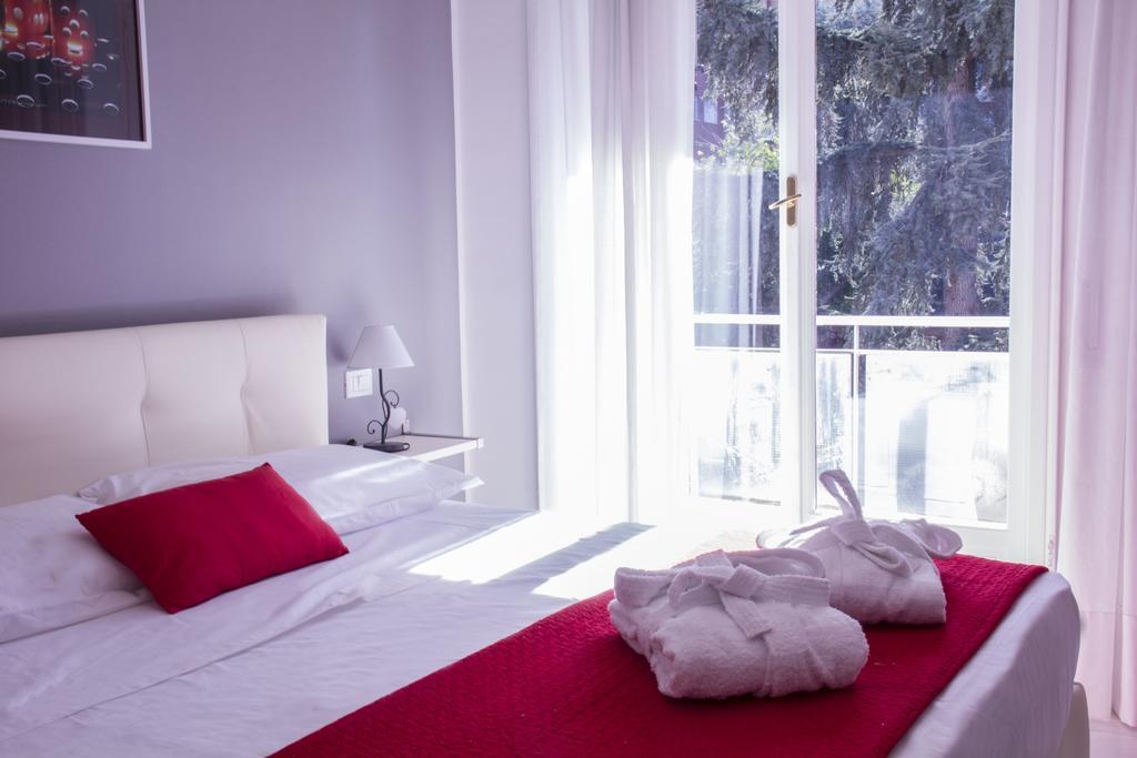 Domus Raffaello 3*
