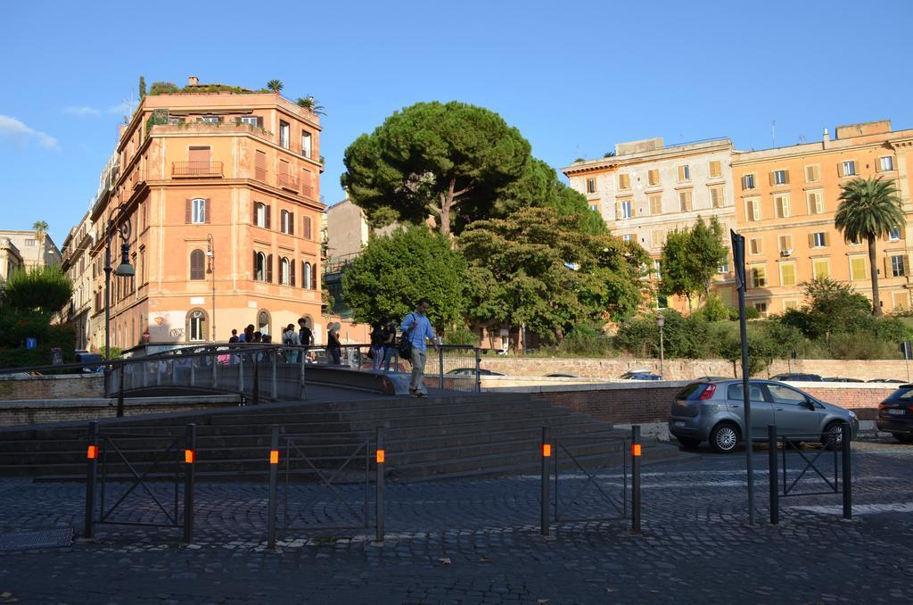 Apartamento Domus Chiara Al Colosseo Roma