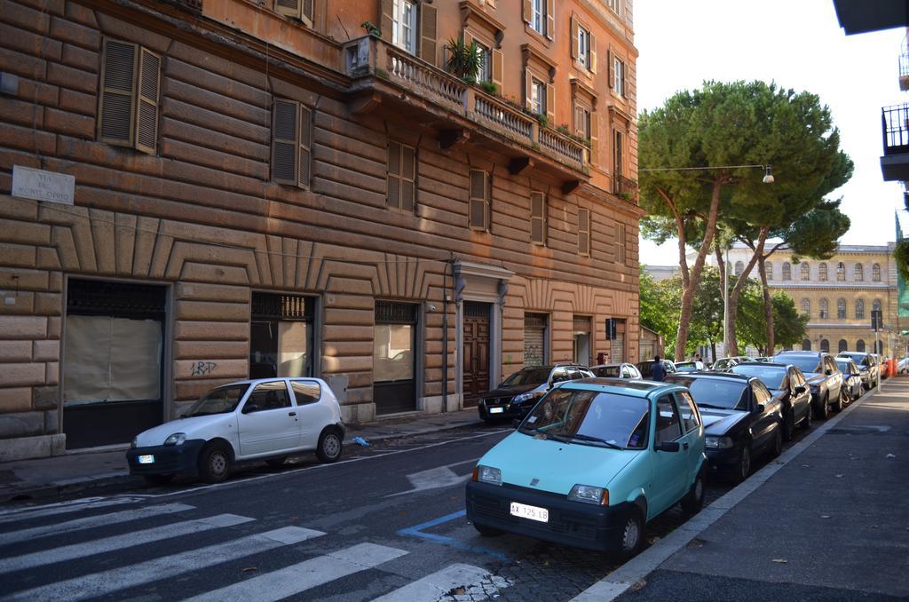 Domus Chiara Al Colosseo Apartamento