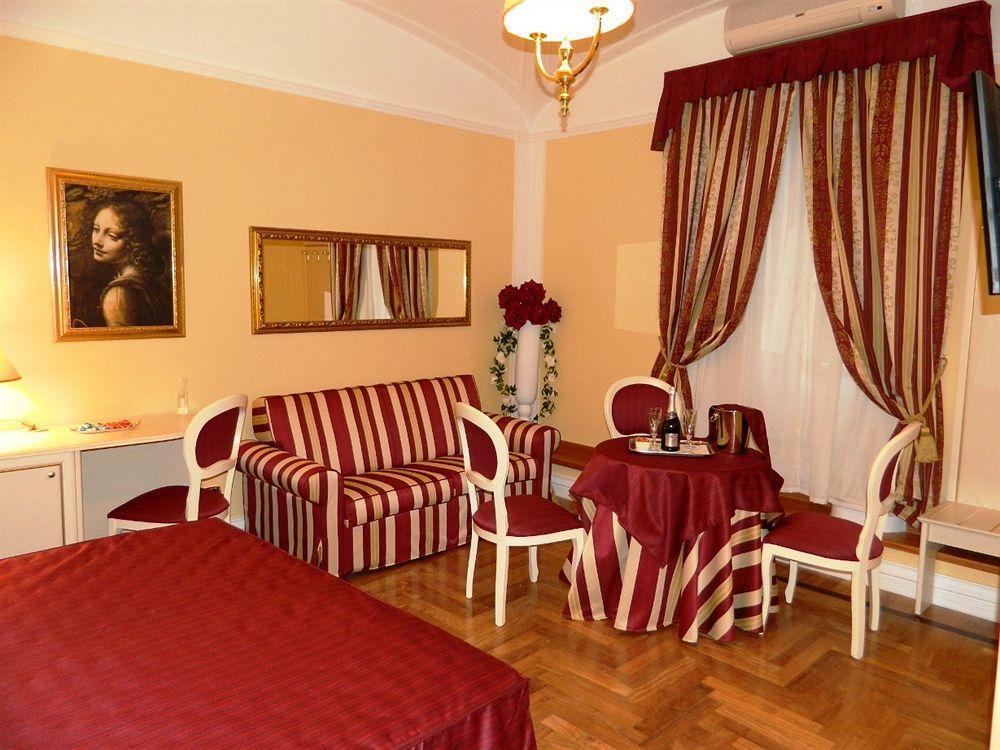 Affittacamere Relais Frattina 2*
